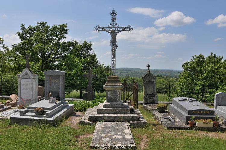 Croix du cimeterre de Dompierre-sur-Héry un patrimoine