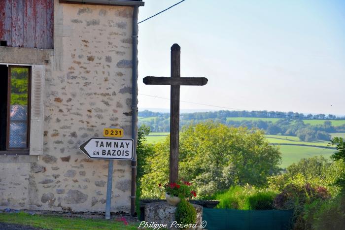 Croix du carrefour de Dun sur Grandry un patrimoine.