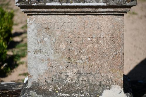 Croix du cimetière de Frasnay Reugny