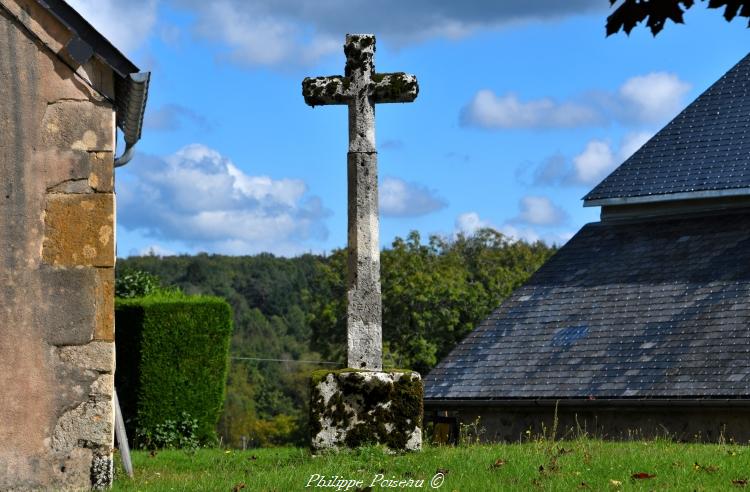 Croix de Gien sur Cure