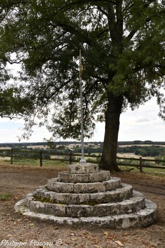 Croix Monumentale de Isenay