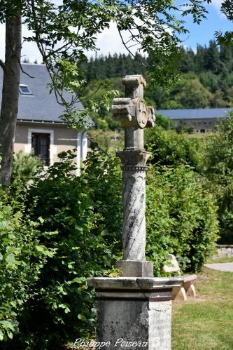 Croix de L'Huis Vacher 