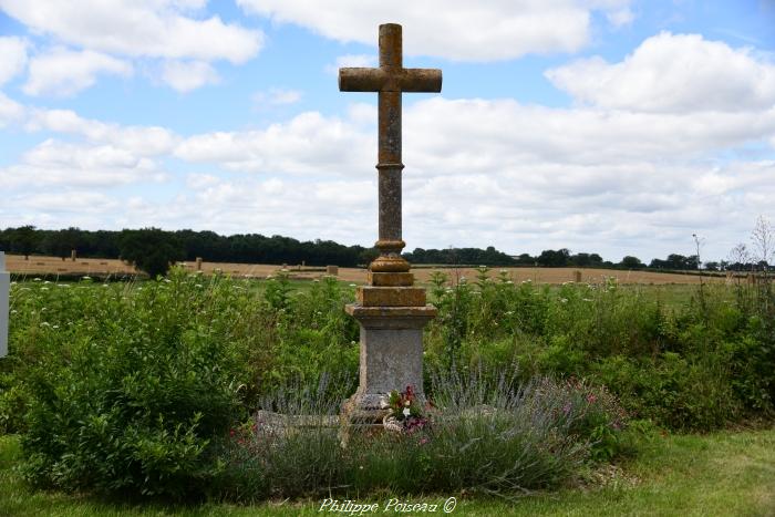 Croix et Pierre des morts de Laché