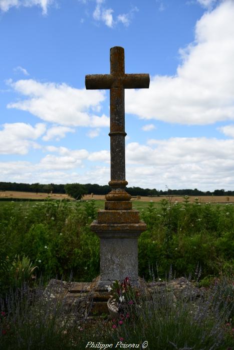 Croix et Pierre des morts de Laché