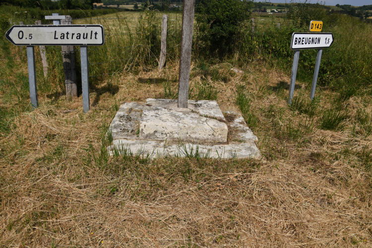 Croix en bois de Latrault