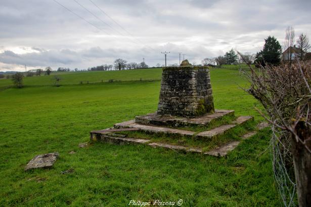 Croix de « Le Coudray » un patrimoine du Nivernais