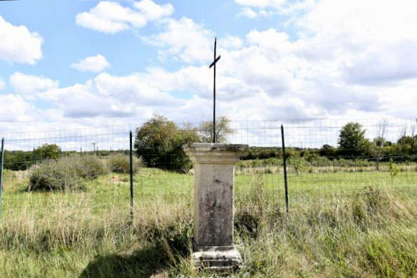 Croix de Les Fontaines