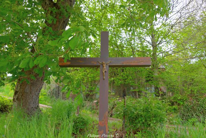 Croix du hameau de Linières un patrimoine vernaculaire