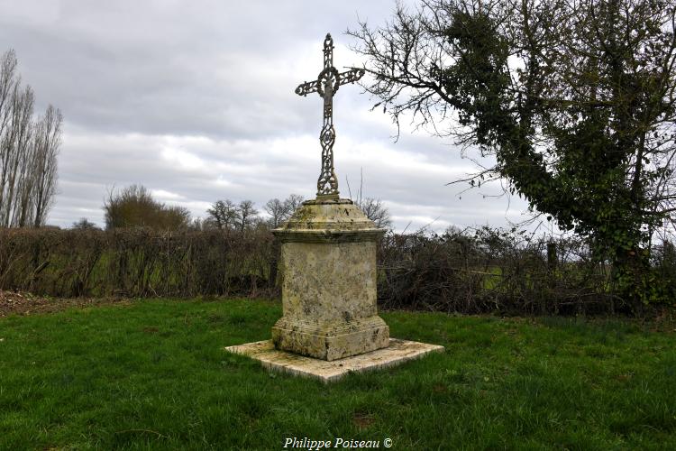 La croix de Menetou un beau patrimoine