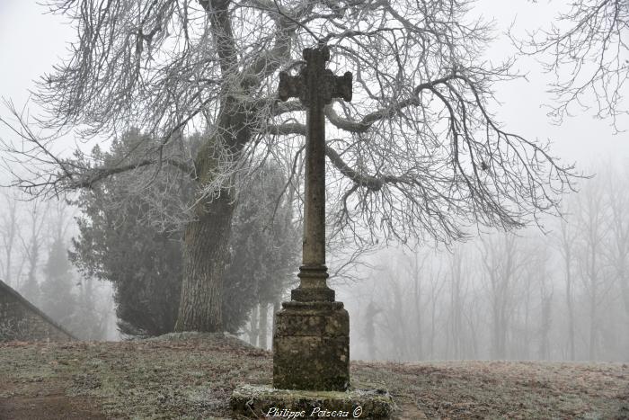 Croix de la butte de Montenoison