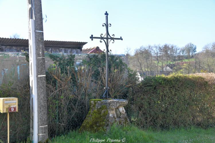 Croix de Précy Lantilly un patrimoine