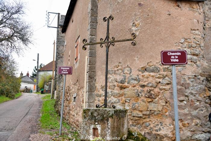 La croix de Précy un patrimoine vernaculaire