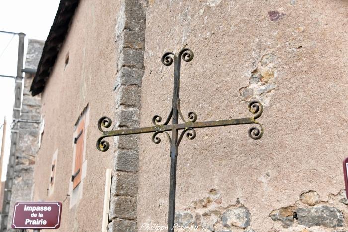 La croix de Précy