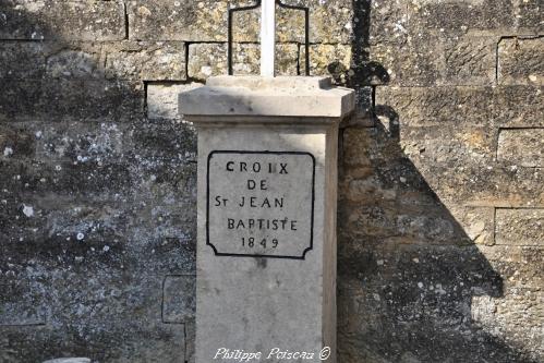 Croix de Saint Jean Baptiste de Trucy-l'Orgueuilleux