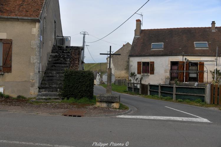 Croix de la rue du Puits de Saint-Laurent l’Abbaye un patrimoine