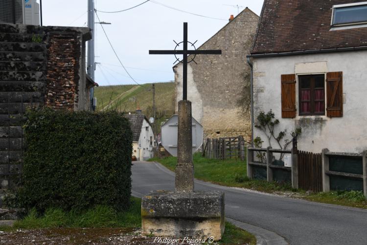 Croix de la rue du Puits de Saint-Laurent