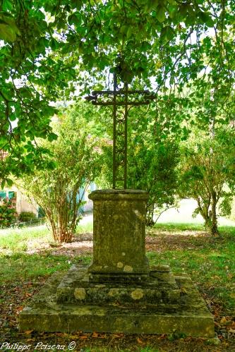 Croix de Saint-Quentin-sur-Nohain un patrimoine