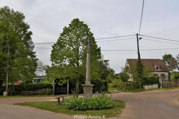 Croix de carrefour de "Vignes le Haut"