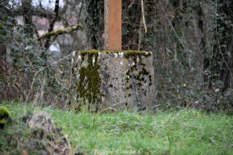 La croix sur la route d'Anthien