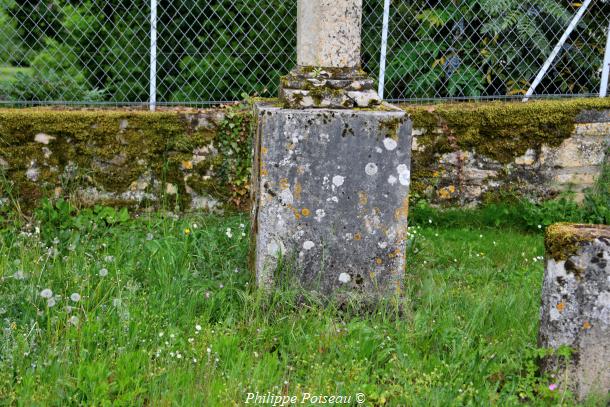 Croix de carrefour à Tannay 