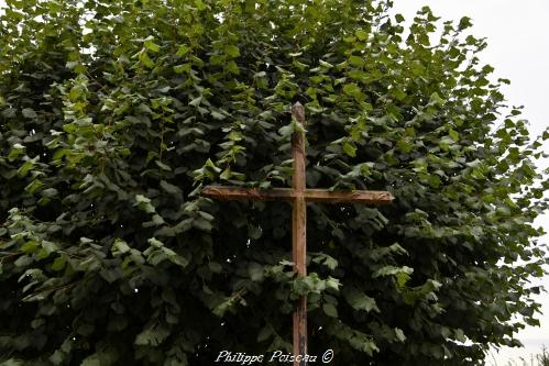 Croix de carrefour d' Ouroux en Morvan