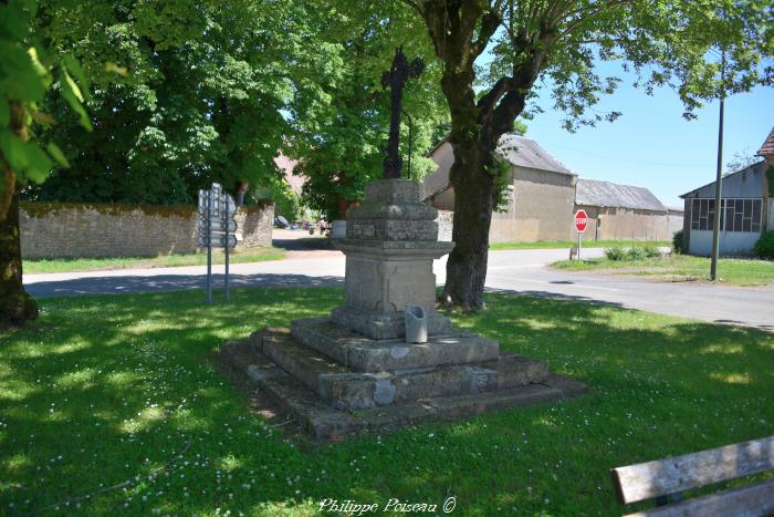 Croix de carrefour d'Ourouër