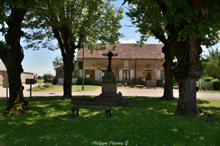 Croix de carrefour d'Ourouër