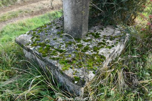 Croix de carrefour de Corvol d'Embernard