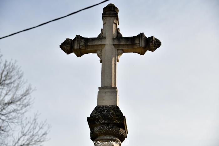 Croix de carrefour de Saint André en Morvan