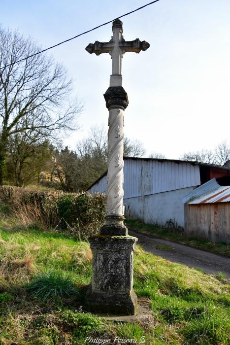 Croix de carrefour de Saint André en Morvan