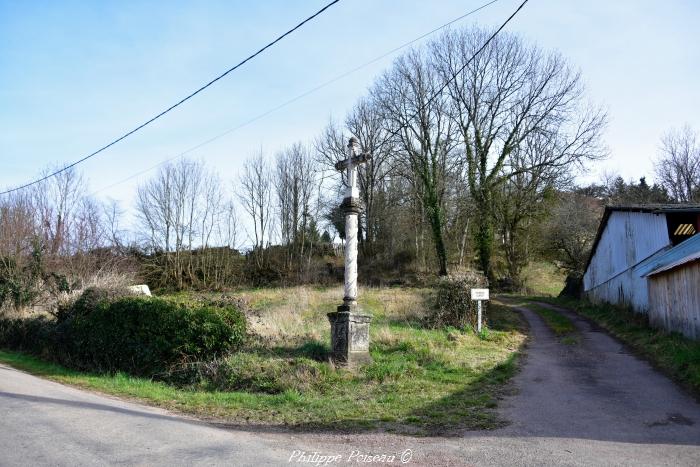 Croix de carrefour de Saint André en Morvan un beau patrimoine