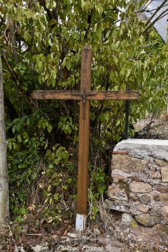 Croix de carrefour de l' Huis Hardy  Nièvre Passion
