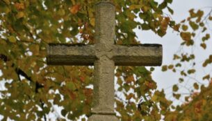 Croix de la Place de Bouhy