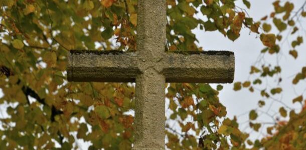 Croix de la Place de Bouhy