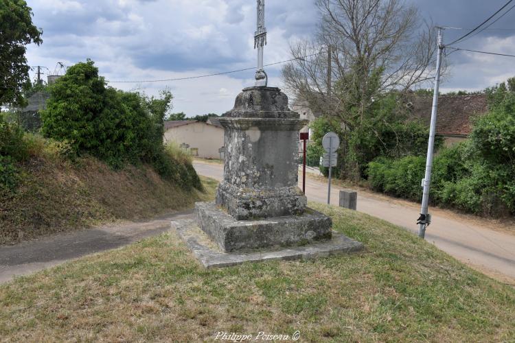 Croix de Le-Petit-Davion