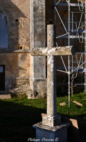 Croix de l' église de Cuncy Lès Varzy