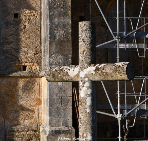 Croix de l' église de Cuncy Lès Varzy