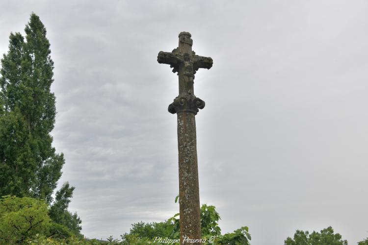 Croix de l'église de Saint Martin du Puy