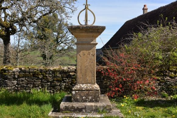 Croix de saint Benin des Bois