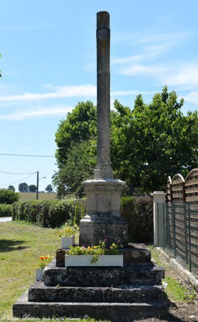 Croix de Saint Jean aux Amognes