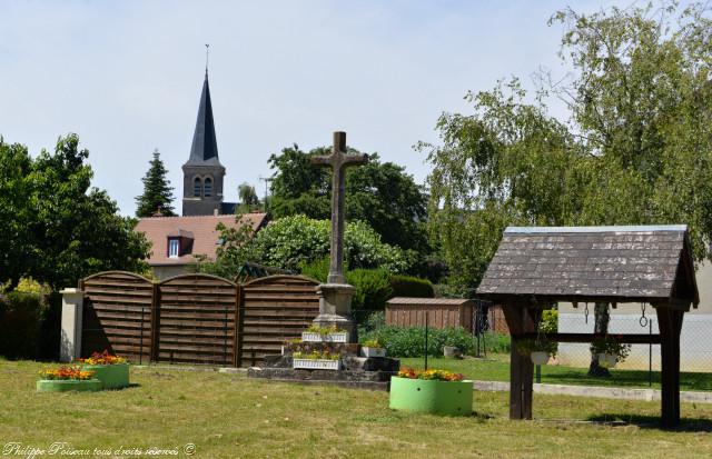 Croix de Saint Jean aux Amognes