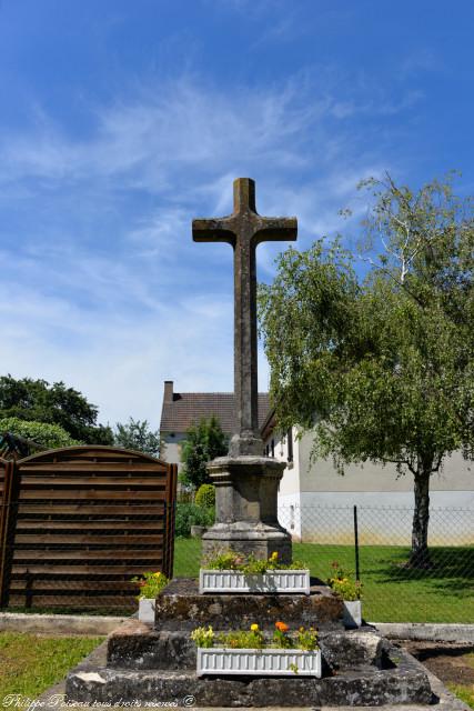 Croix de saint Jean aux Amognes Nièvre Passion