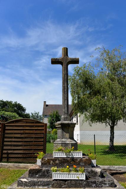 Croix de Saint Jean aux Amognes