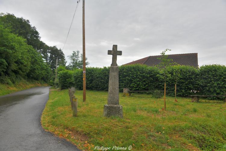 Croix des bois du Four de Lormes un patrimoine