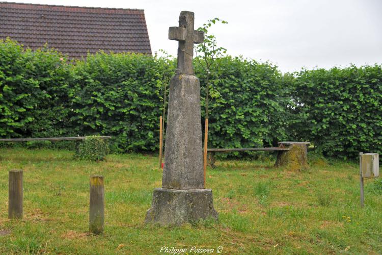 Croix des bois du Four de Lormes