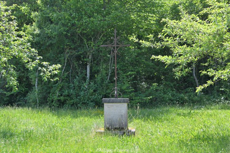 La croix des deux bois d’Arthel un patrimoine