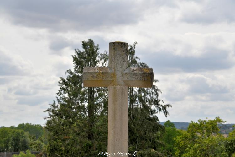 Croix du cimetière de Cuzy 