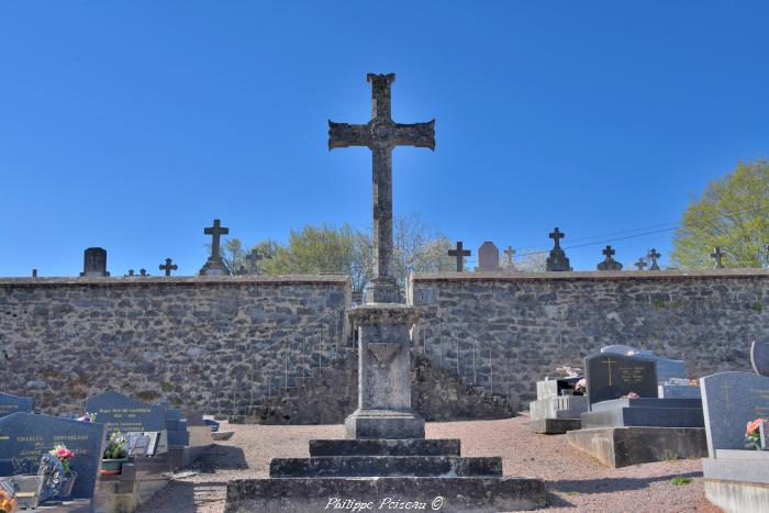 Croix monumentale du cimetière de Ternant un beau patrimoine