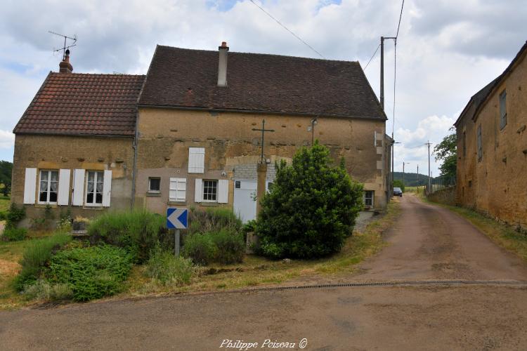 Croix du bas de Courcelles