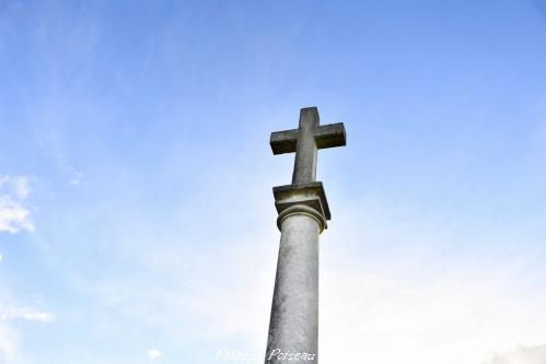 Croix du carrefour Le Lignou un beau patrimoine vernaculaire